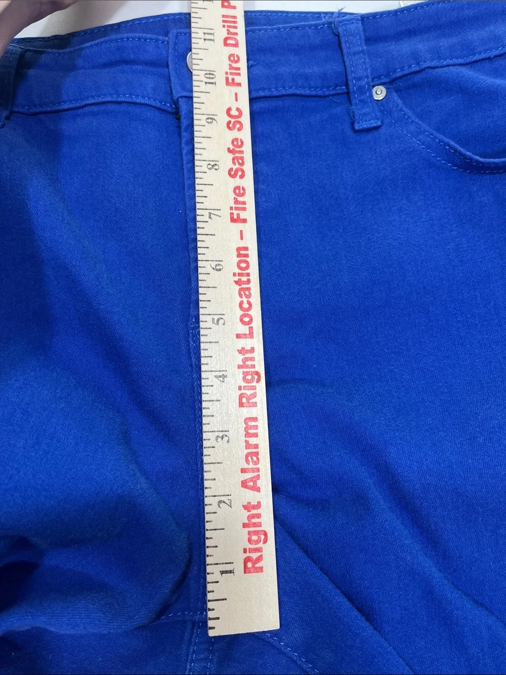 Chico’s So Slimming Girlfriend Slim Leg Crop Jeans Blue Size US 12